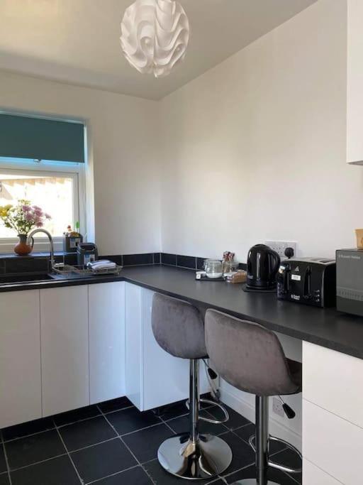 Dingley Dell - Superb Location For Truro In Private Accommodation Perranwell Esterno foto